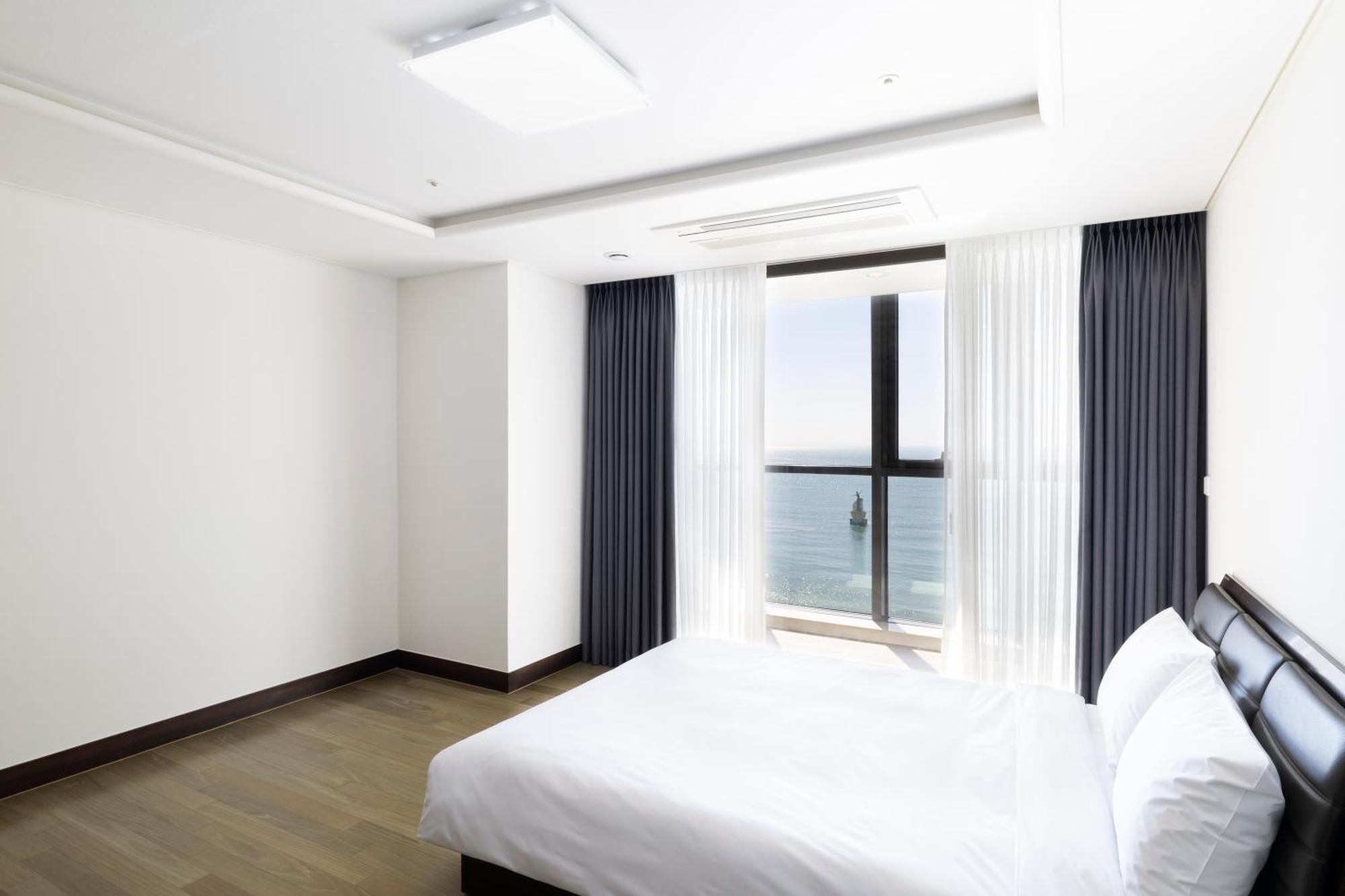 Pale De Cz Condo Busan Bagian luar foto
