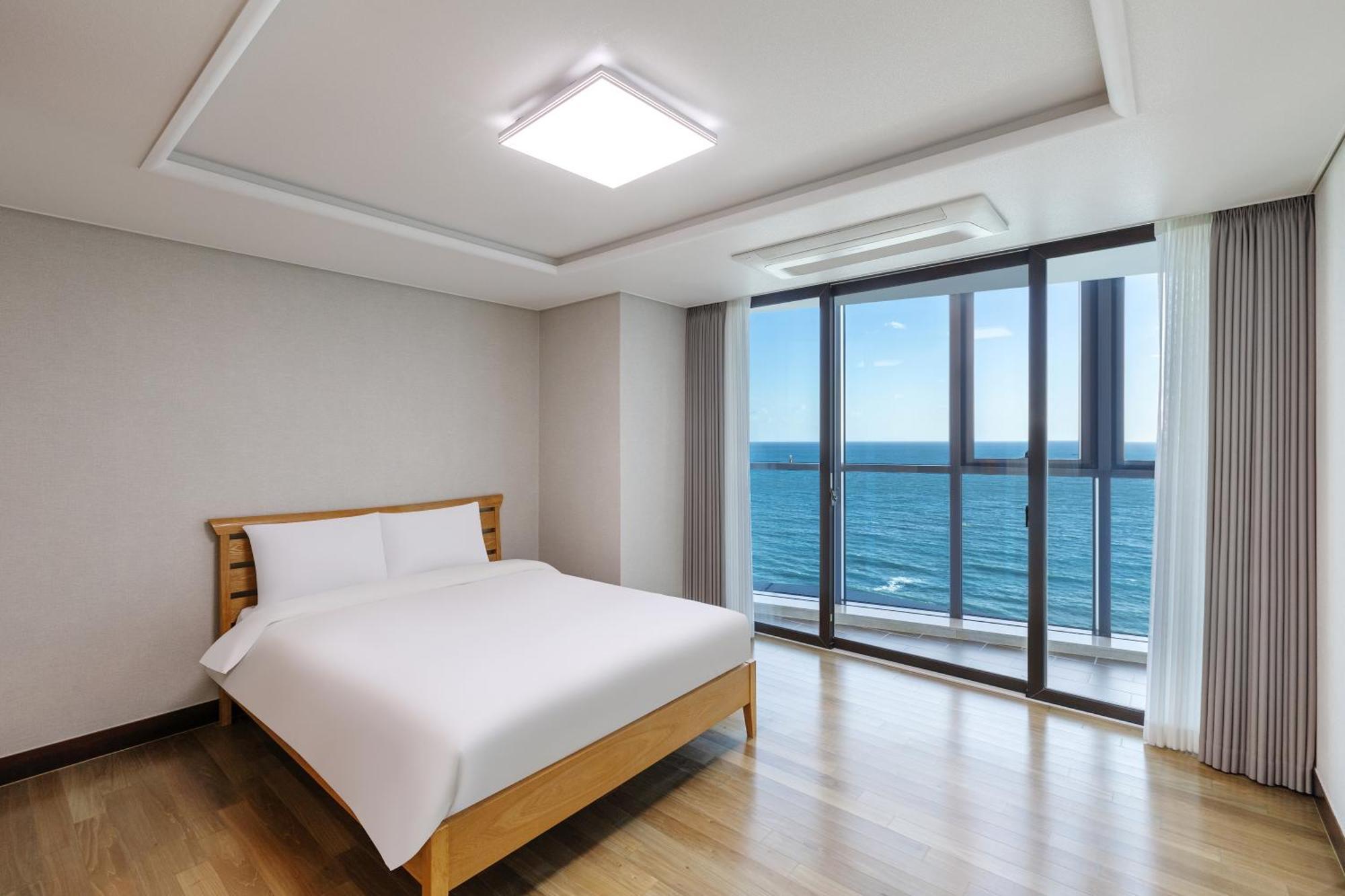 Pale De Cz Condo Busan Bagian luar foto